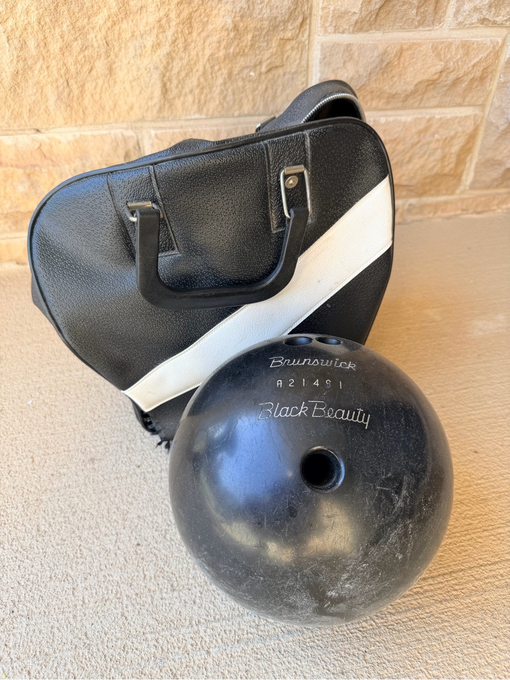 Vintage Antique Retro BRUNSWICK Bowling Ball Black Beauty W/ Original Carry Case